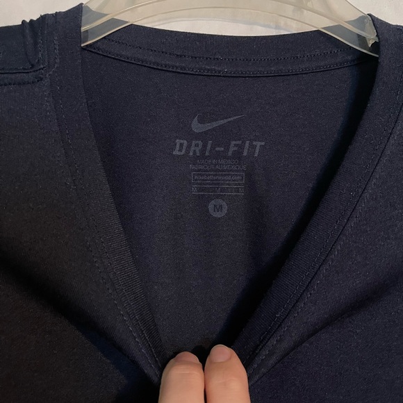 Nike - Men’s Navy Dri-Fit Shirt Size M - Picture 3 of 4